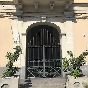 Bed & Breakfast Urban Pop, Katánie